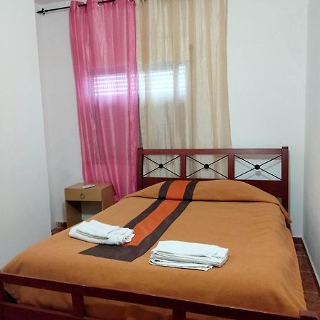 Nefama Pensao Hotel โอริก ภายนอก รูปภาพ