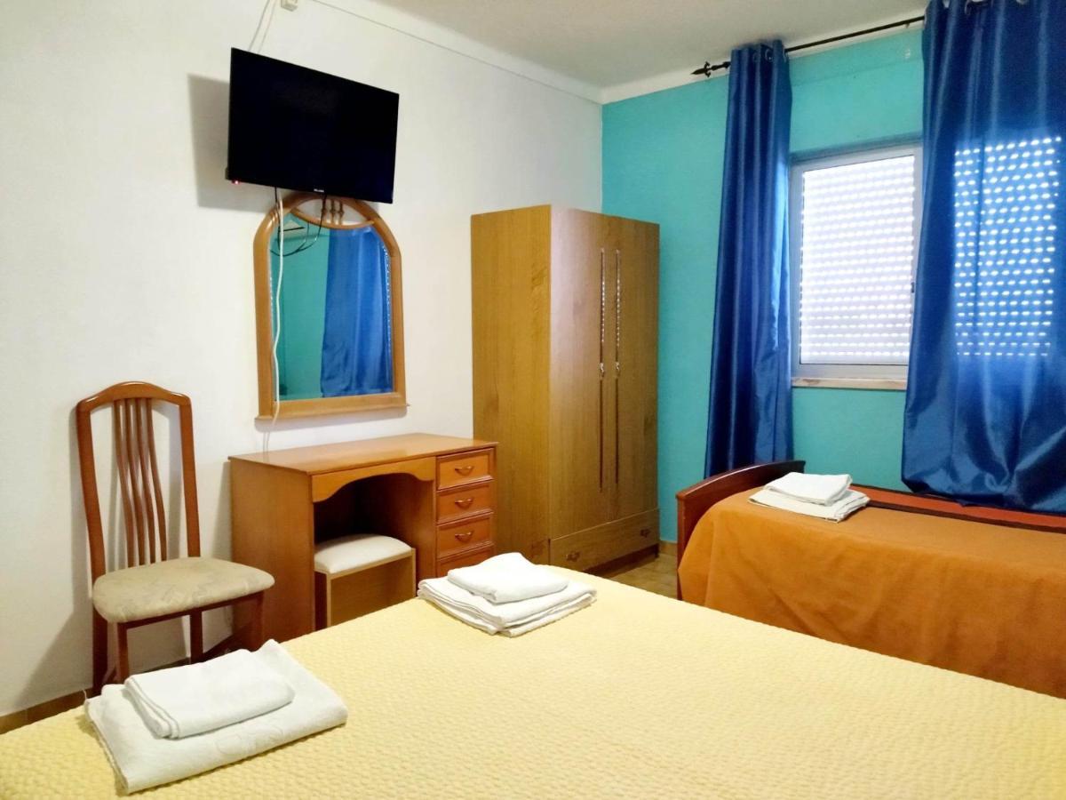 Nefama Pensao Hotel โอริก ภายนอก รูปภาพ