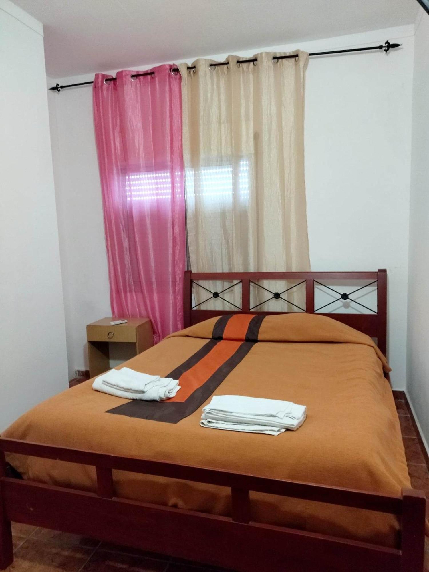 Nefama Pensao Hotel โอริก ภายนอก รูปภาพ